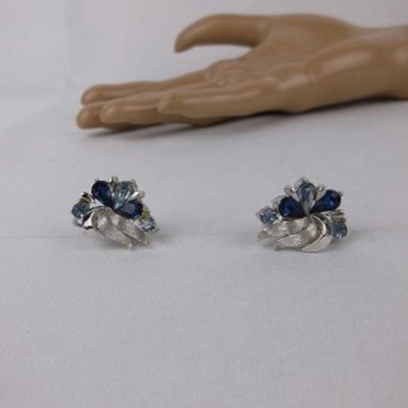 Vintage 1960s Coro Craft Rhinestone Earrings - Picture 3 of 3
